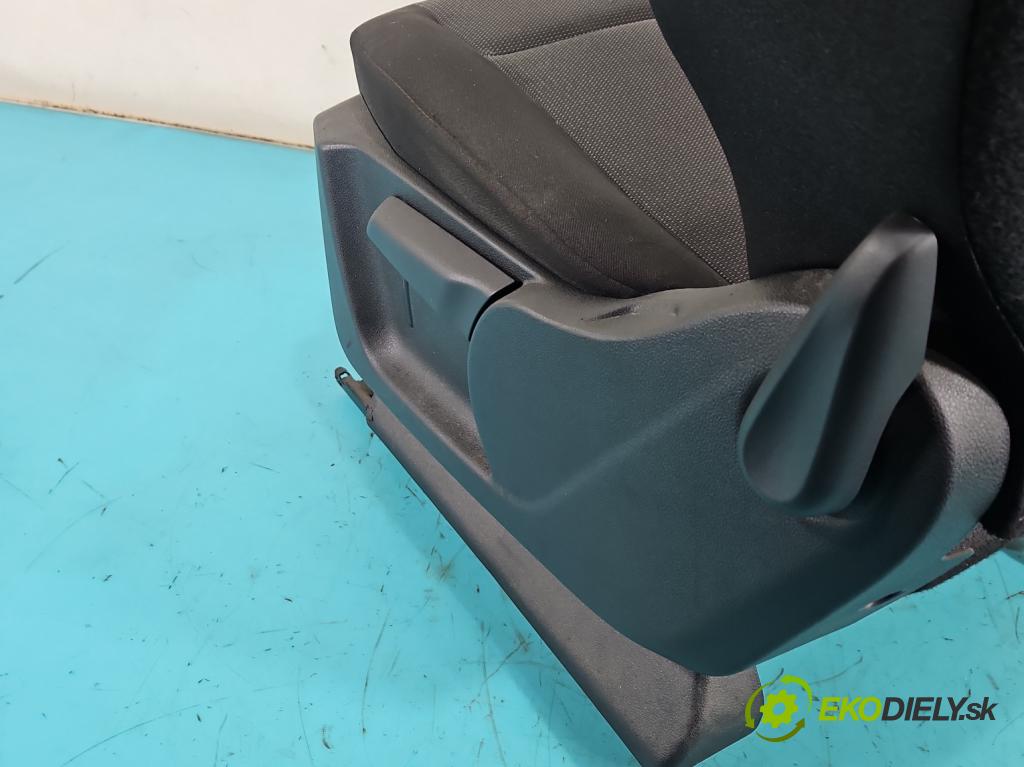 Toyota Proace City 1.5 D4D 131 HP automatic 96 kW 1499 cm3 5- Sedačka ľavý (Sedadlo)