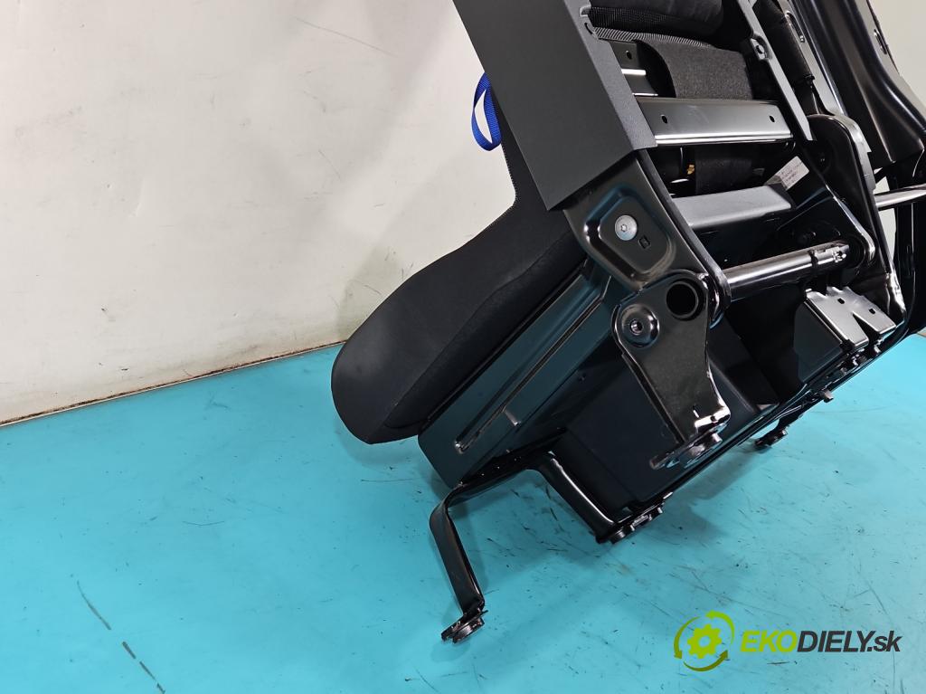 Toyota Proace City 1.5 D4D 131 HP automatic 96 kW 1499 cm3 5- Sedačka pravý  (Sedadlo)