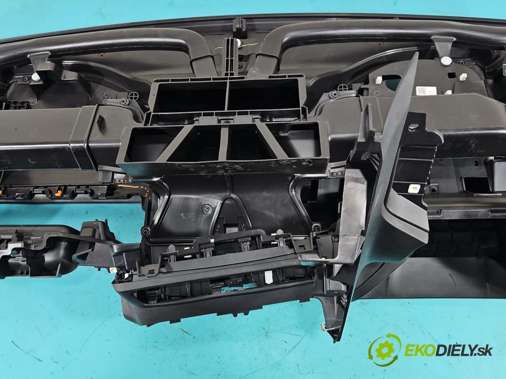 Toyota Proace City 1.5 D4D 131 HP automatic 96 kW 1499 cm3 5- kokpit,pristrojová doska rozdeľovacia