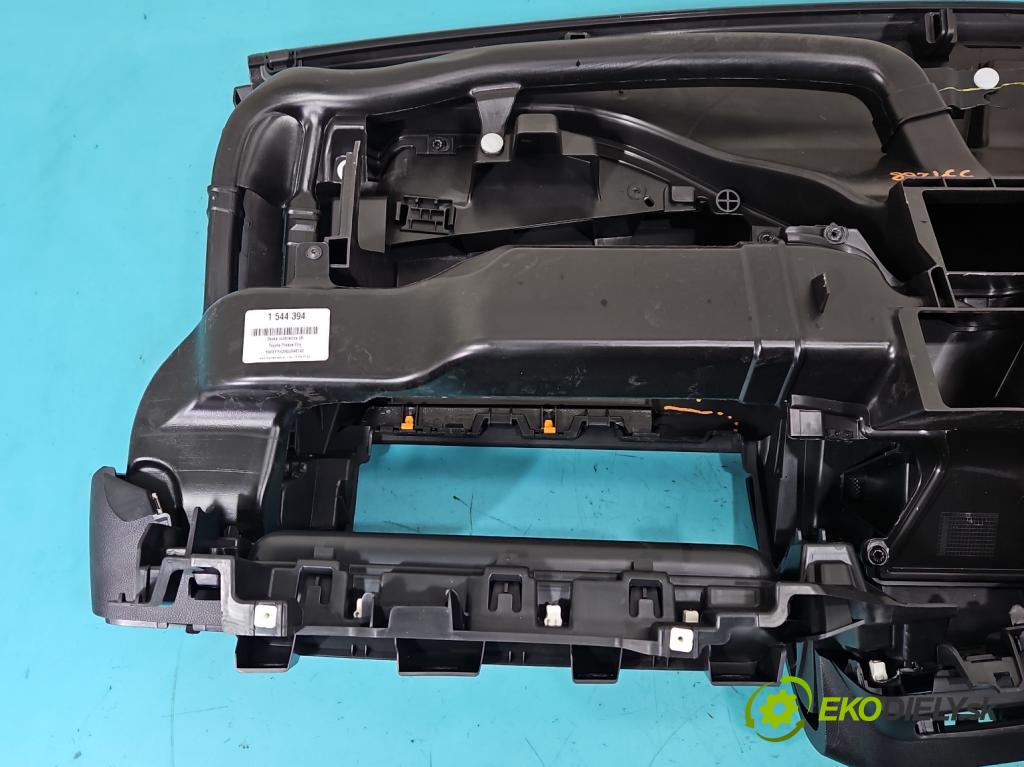 Toyota Proace City 1.5 D4D 131 HP automatic 96 kW 1499 cm3 5- kokpit,pristrojová doska rozdeľovacia