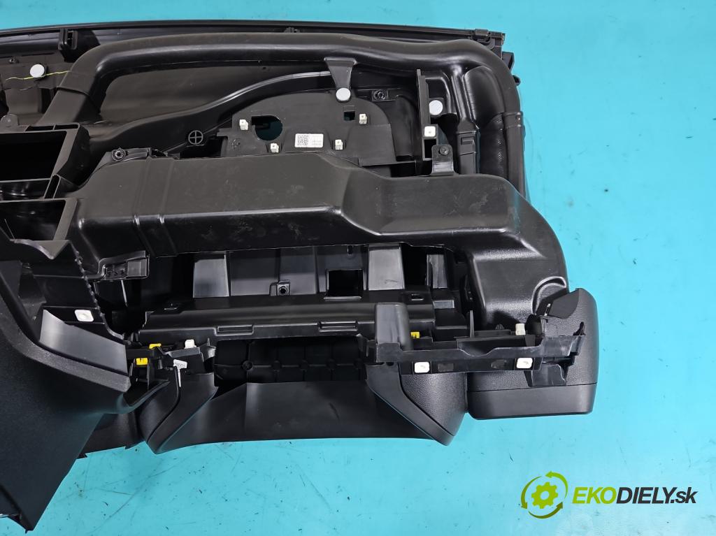 Toyota Proace City 1.5 D4D 131 HP automatic 96 kW 1499 cm3 5- kokpit,pristrojová doska rozdeľovacia