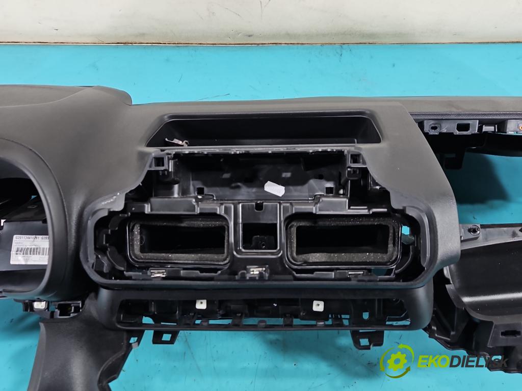Toyota Proace City 1.5 D4D 131 HP automatic 96 kW 1499 cm3 5- kokpit,pristrojová doska rozdeľovacia