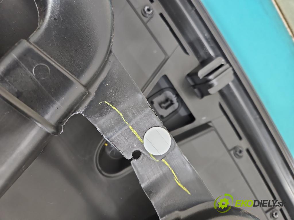 Toyota Proace City 1.5 D4D 131 HP automatic 96 kW 1499 cm3 5- kokpit,pristrojová doska rozdeľovacia
