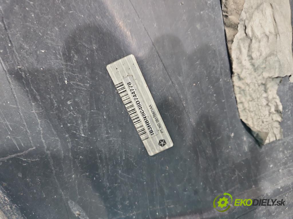 Dodge Caliber 1.8 16V 150 HP manual 110 kW 1799 cm3 5- nárazník predné  (Kľučka dverí ostatné)