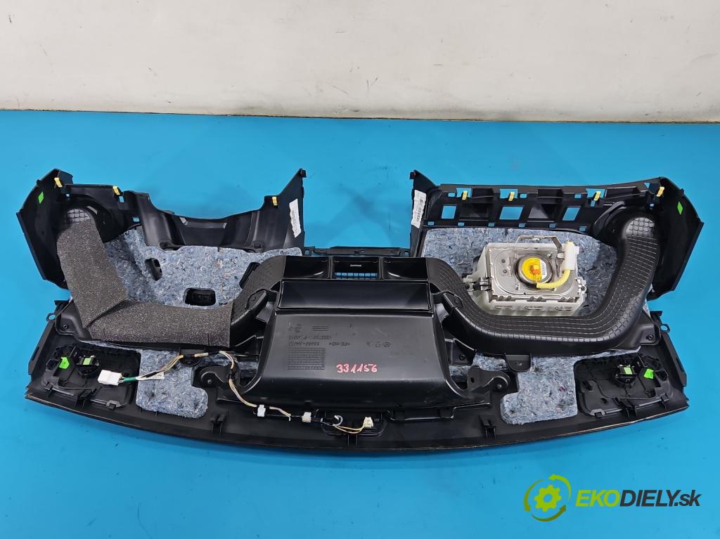 Toyota Aygo II 2014-2022 1.0 vvti 72 HP manual 53 kW 998 cm3 5- kokpit,pristrojová doska rozdeľovacia