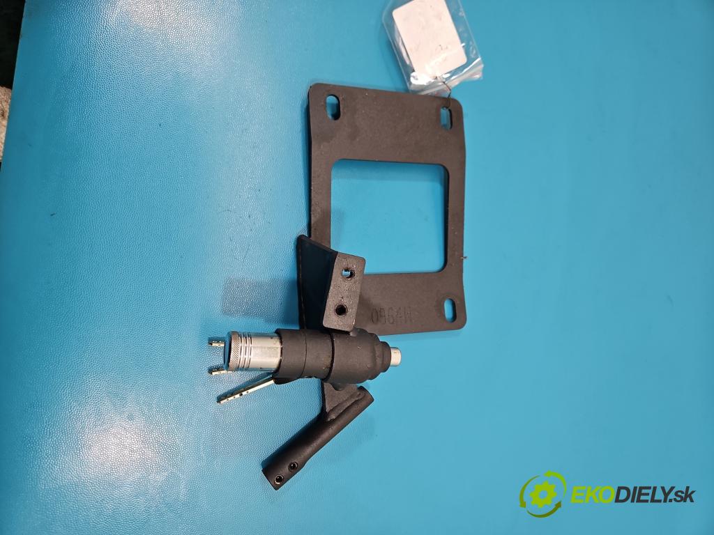 Toyota Aygo II 2014-2022 1.0 vvti 72 HP manual 53 kW 998 cm3 5- Blokáda: skřie: stupeň,rýchlosť