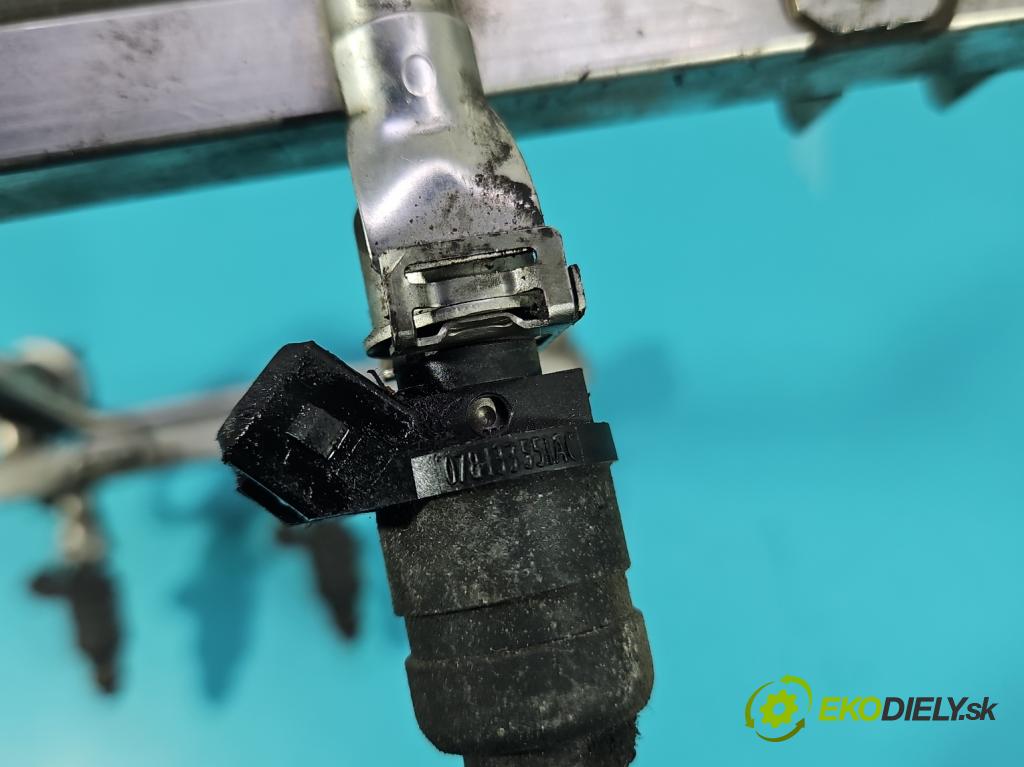 Audi A6 C5 1997-2004 2.4 V6 165 HP manual 121 kW 2393 cm3 4- vstrek 078133551AC (Vstrekovač paliva)