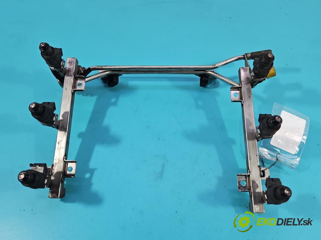 Audi A6 C5 1997-2004 2.4 V6 165 HP manual 121 kW 2393 cm3 4- vstrek 078133551AC (Vstrekovač paliva)