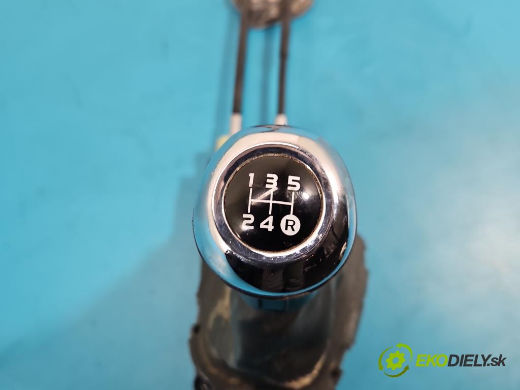 Toyota Aygo II 2014-2022 1.0 vvti 72 HP manual 53 kW 998 cm3 5- Páka: Změny: stupeň,rýchlosť 33530-0H030 (Rýchlostná páka (kulisa))