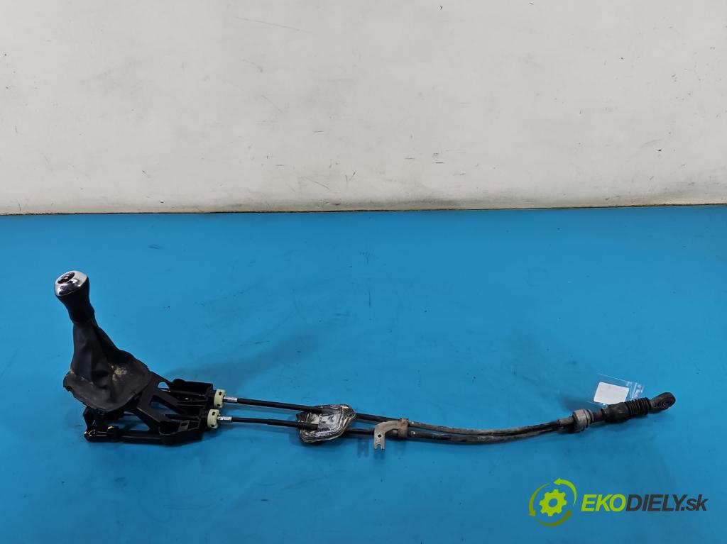 Toyota Aygo II 2014-2022 1.0 vvti 72 HP manual 53 kW 998 cm3 5- Páka: Změny: stupeň,rýchlosť 33530-0H030 (Rýchlostná páka (kulisa))