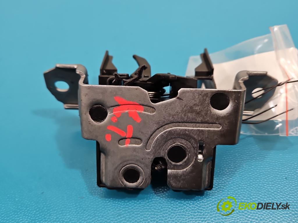 Toyota Aygo II 2014-2022 1.0 vvti 72 HP manual 53 kW 998 cm3 5- zámok kufrové dvere zadné