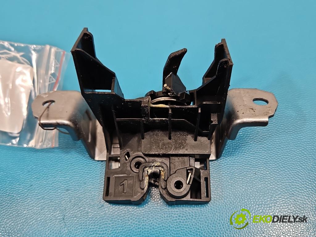 Toyota Aygo II 2014-2022 1.0 vvti 72 HP manual 53 kW 998 cm3 5- zámok kufrové dvere zadné