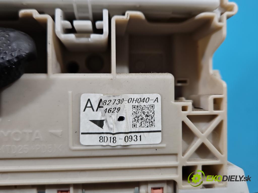 Toyota Aygo II 2014-2022 1.0 vvti 72 hp manual 53 kW 998 cm3 5- skříňka pojistková 89221-0H030 (Pojistková skříňka)