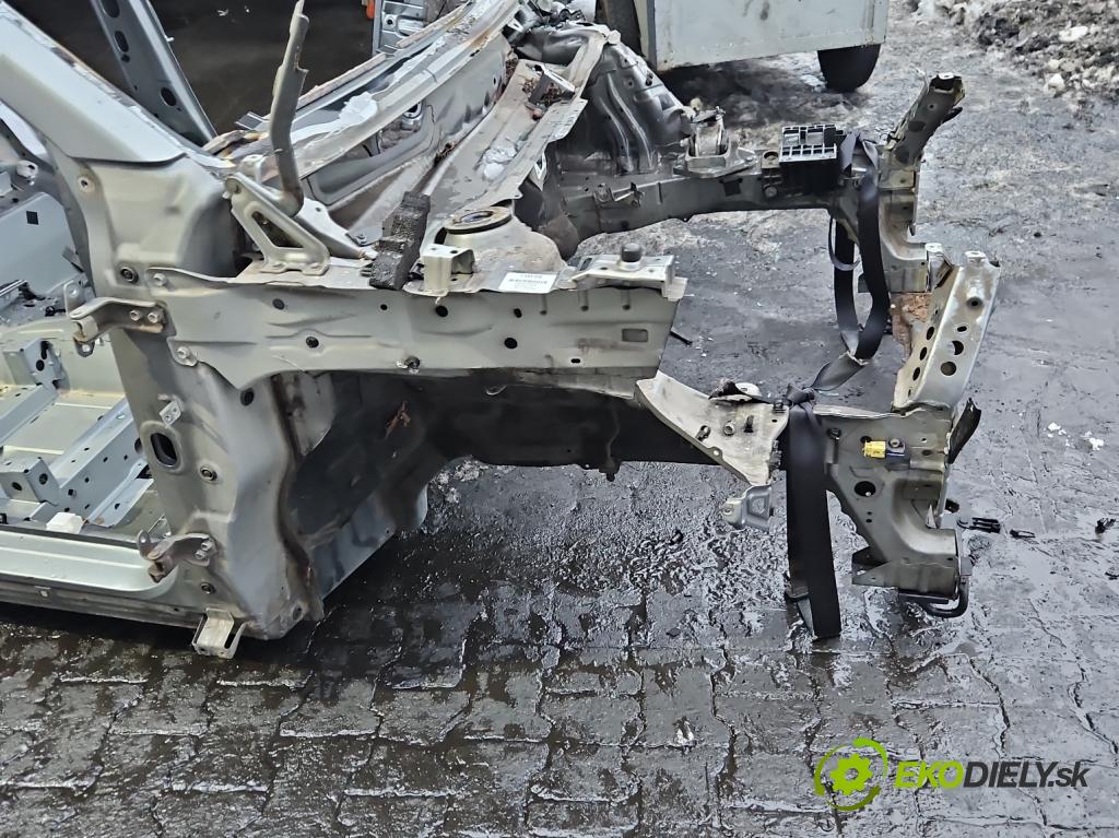 Suzuki Vitara II 2015- 1.6 16V 120 HP manual 88 kW 1586 cm3 5- štvrťka pravé