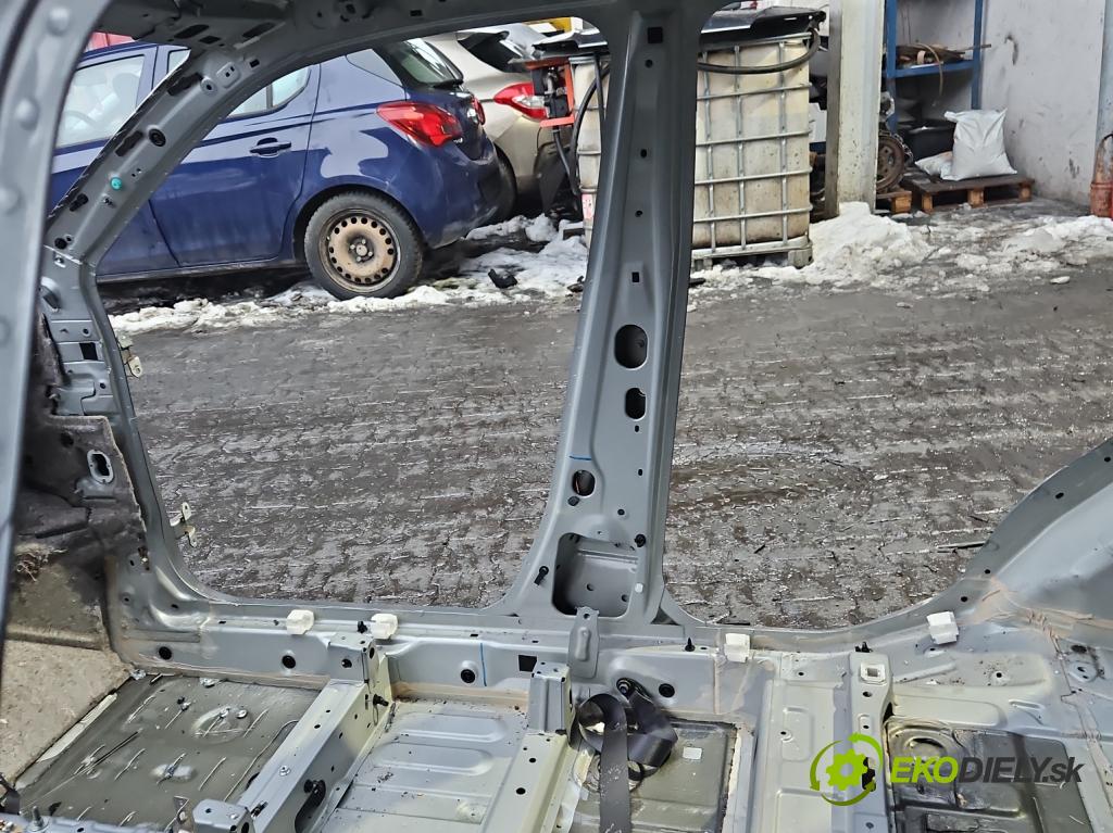 Suzuki Vitara II 2015- 1.6 16V 120 HP manual 88 kW 1586 cm3 5- Práh: pravý  (Karoséria ostatné)