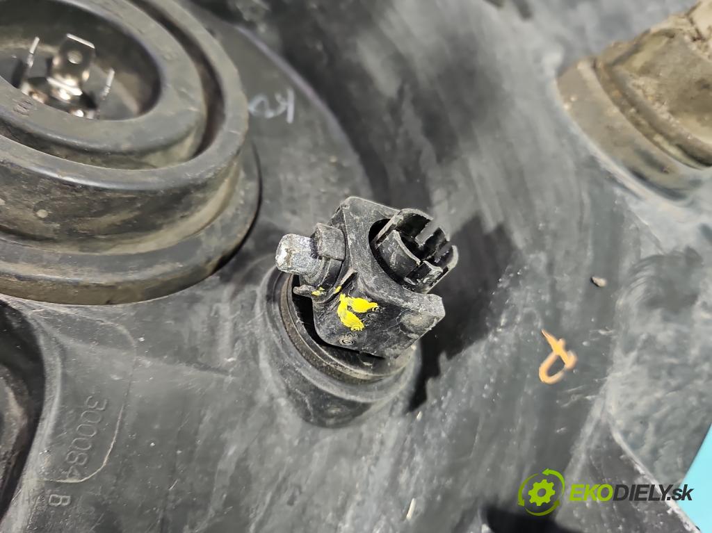 Dodge Caliber 1.8 16V 150 HP manual 110 kW 1799 cm3 5- Reflektor: pravý  (Svetlo predné pravé)