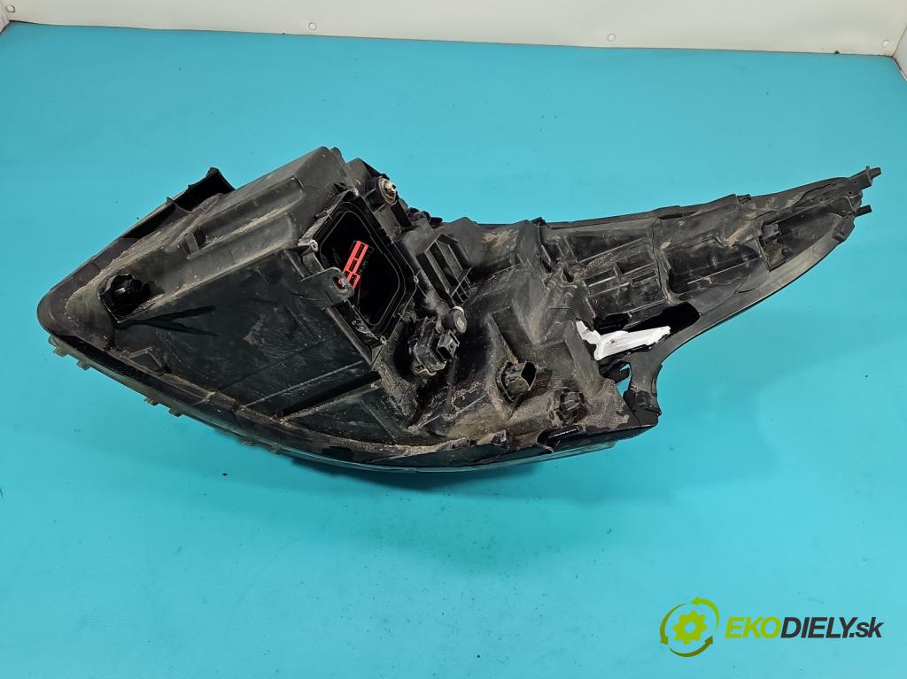 Renault Trafic III 2014 - 2.0 dci 120 HP manual 88 kW 1997 cm3 5- Reflektor: pravý 260109054R (Svetlo predné pravé)