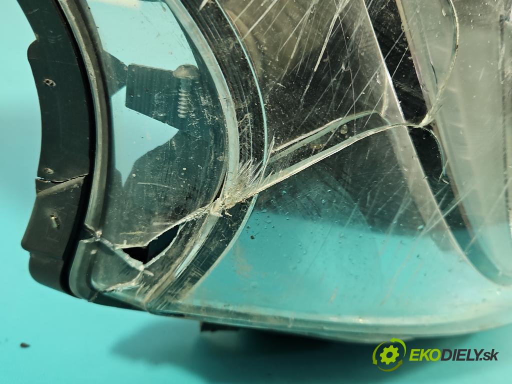 Renault Trafic III 2014 - 2.0 dci 120 HP manual 88 kW 1997 cm3 5- Reflektor: pravý 260109054R (Svetlo predné pravé)