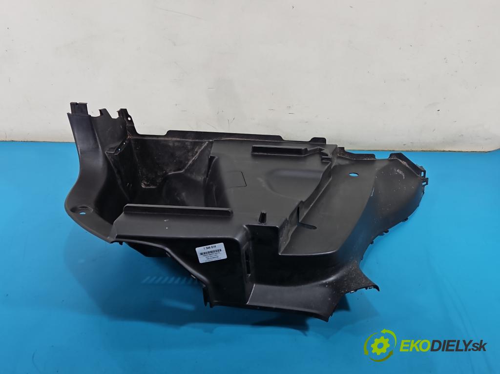 Suzuki Vitara II 2015- 1.6 16V 120 hp manual 88 kW 1586 cm3 5- Tapacír: kufra: pravé 76271-54