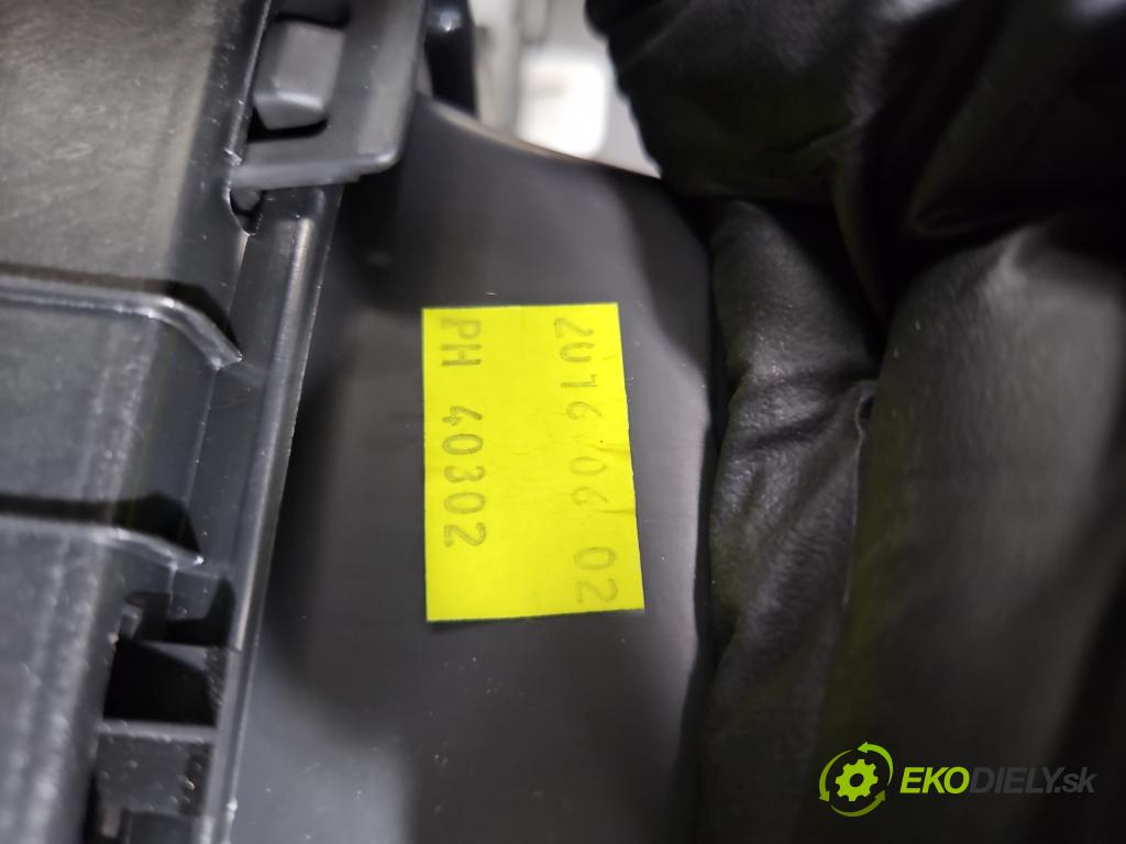 Suzuki Vitara II 2015- 1.6 16V 120 hp manual 88 kW 1586 cm3 5- Tapacír: dveře přední pravé 83079-54P50