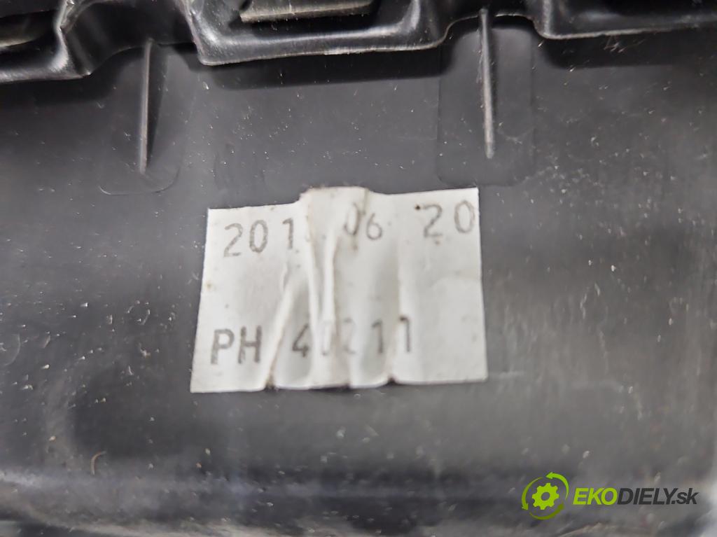 Suzuki Vitara II 2015- 1.6 16V 120 hp manual 88 kW 1586 cm3 5- Tapacír: dveře zadní pravé 83734-54P1R