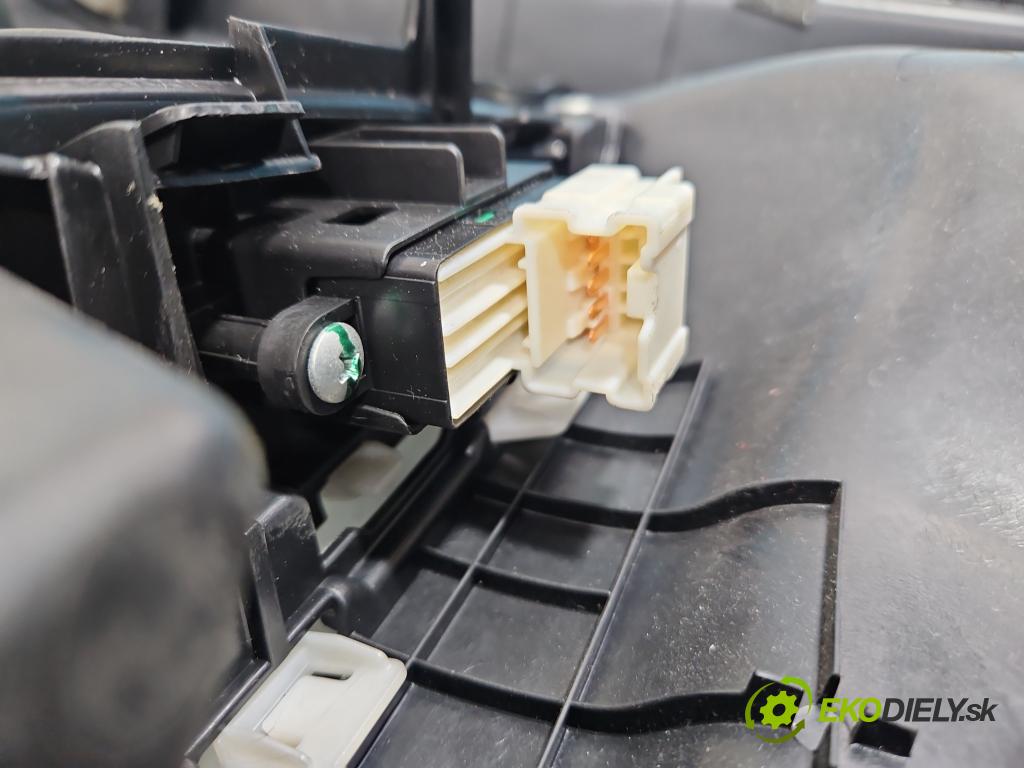 Suzuki Vitara II 2015- 1.6 16V 120 hp manual 88 kW 1586 cm3 5- Tapacír: dveře zadní pravé 83734-54P1R