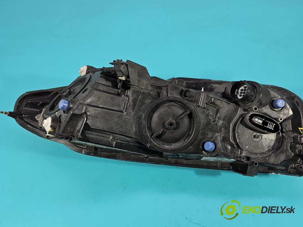 Jaguar XE X760 2015-2024 2.0d 179KM automatic 132 kW 1999 cm3 4- Reflektor: pravý GX73-13W029-EF (Svetlo predné pravé)