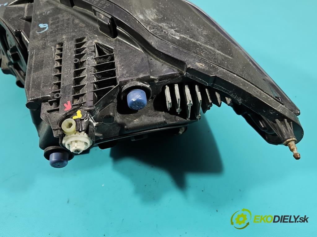 Jaguar XE X760 2015-2024 2.0d 179KM automatic 132 kW 1999 cm3 4- Reflektor: pravý GX73-13W029-EF (Svetlo predné pravé)