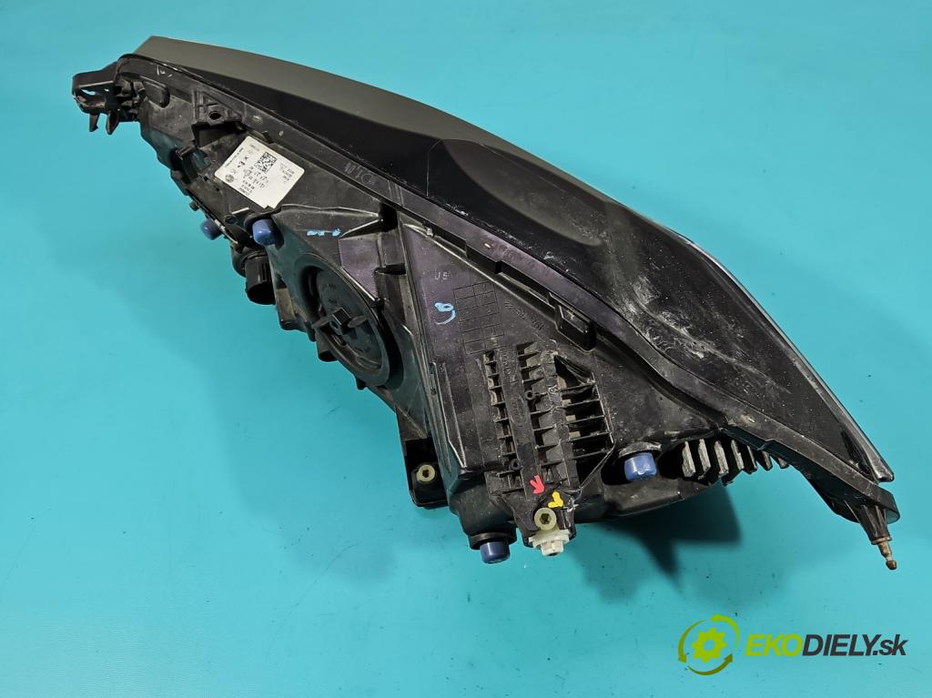 Jaguar XE X760 2015-2024 2.0d 179KM automatic 132 kW 1999 cm3 4- Reflektor: pravý GX73-13W029-EF (Svetlo predné pravé)