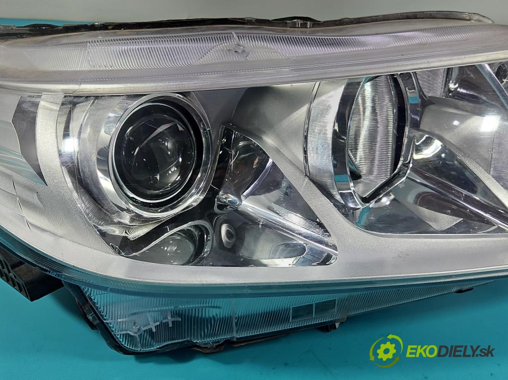 Suzuki Vitara II 2015- 1.6 16V 120 HP manual 88 kW 1586 cm3 5- Reflektor: pravý  (Svetlo predné pravé)