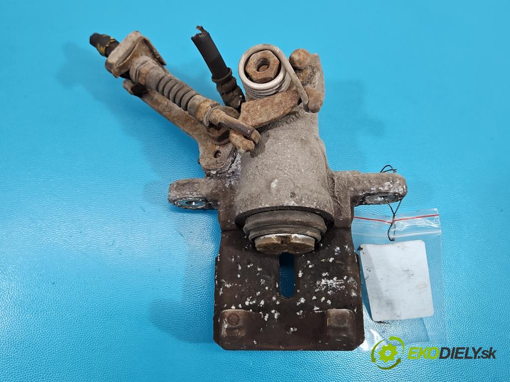 Suzuki Vitara II 2015- 1.6 16V 120 HP manual 88 kW 1586 cm3 5- brzdič zadné pravý  (Kľučka dverí ostatné)