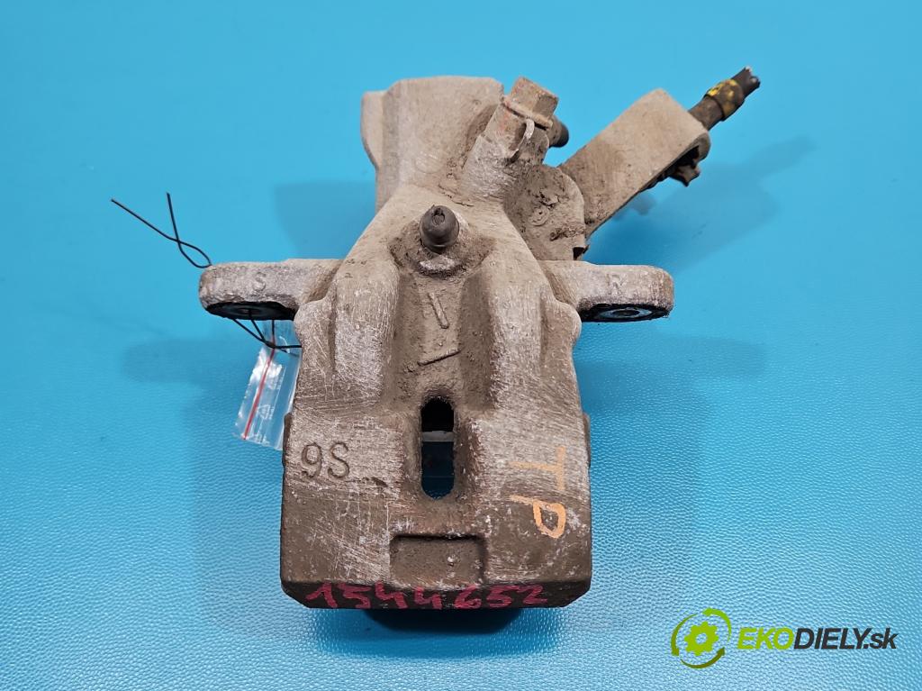 Suzuki Vitara II 2015- 1.6 16V 120 HP manual 88 kW 1586 cm3 5- brzdič zadné pravý  (Kľučka dverí ostatné)