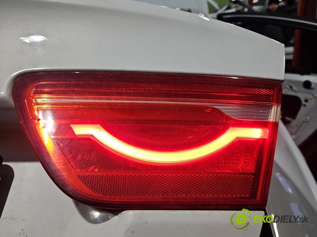 Jaguar XE X760 2015-2024 2.0d 179KM automatic 132 kW 1999 cm3 4- svetlo / reflektor zadné pravé  (Kľučka dverí ostatné)