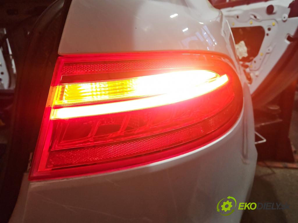 Jaguar XE X760 2015-2024 2.0d 179KM automatic 132 kW 1999 cm3 4- svetlo / reflektor zadné pravé  (Kľučka dverí ostatné)
