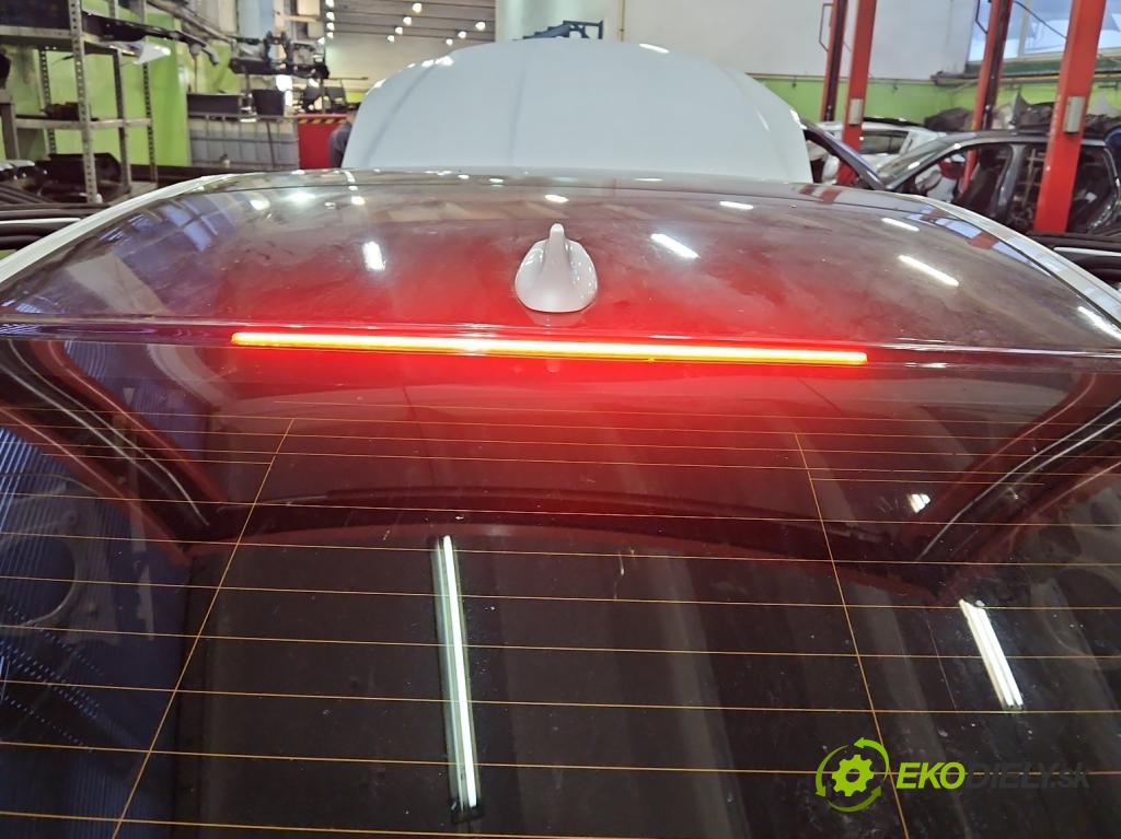 Jaguar XE X760 2015-2024 2.0d 179KM automatic 132 kW 1999 cm3 4- světlo: stop: 