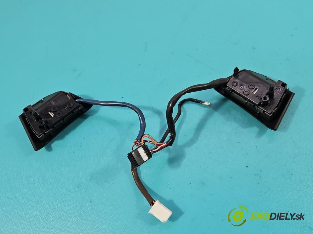 Suzuki Vitara II 2015- 1.6 16V 120 hp manual 88 kW 1586 cm3 5- Přepínač multifunkční: řízení:  (Páčky pod volantem)