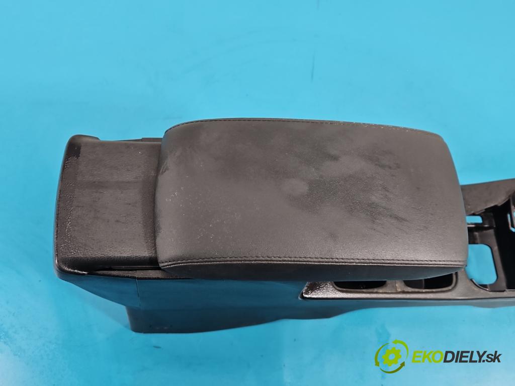 Suzuki Vitara II 2015- 1.6 16V 120 HP manual 88 kW 1586 cm3 5- operadlo 2380568 (Lakťová opierka)