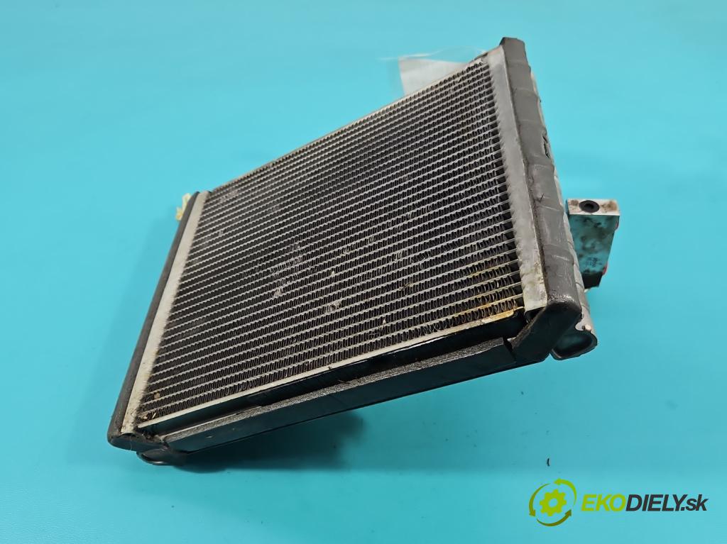 Suzuki Vitara II 2015- 1.6 16V 120 hp manual 88 kW 1586 cm3 5- radiátor 7500-4540 (Radiátor topení)