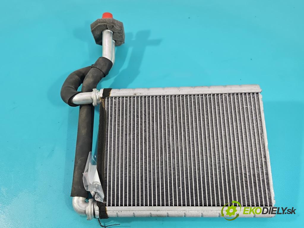 Suzuki Vitara II 2015- 1.6 16V 120 hp manual 88 kW 1586 cm3 5- radiátor  (Radiátor topení)