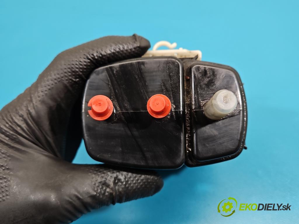 Suzuki Vitara II 2015- 1.6 16V 120 HP manual 88 kW 1586 cm3 5- Filtr: uhlík: 7038460204