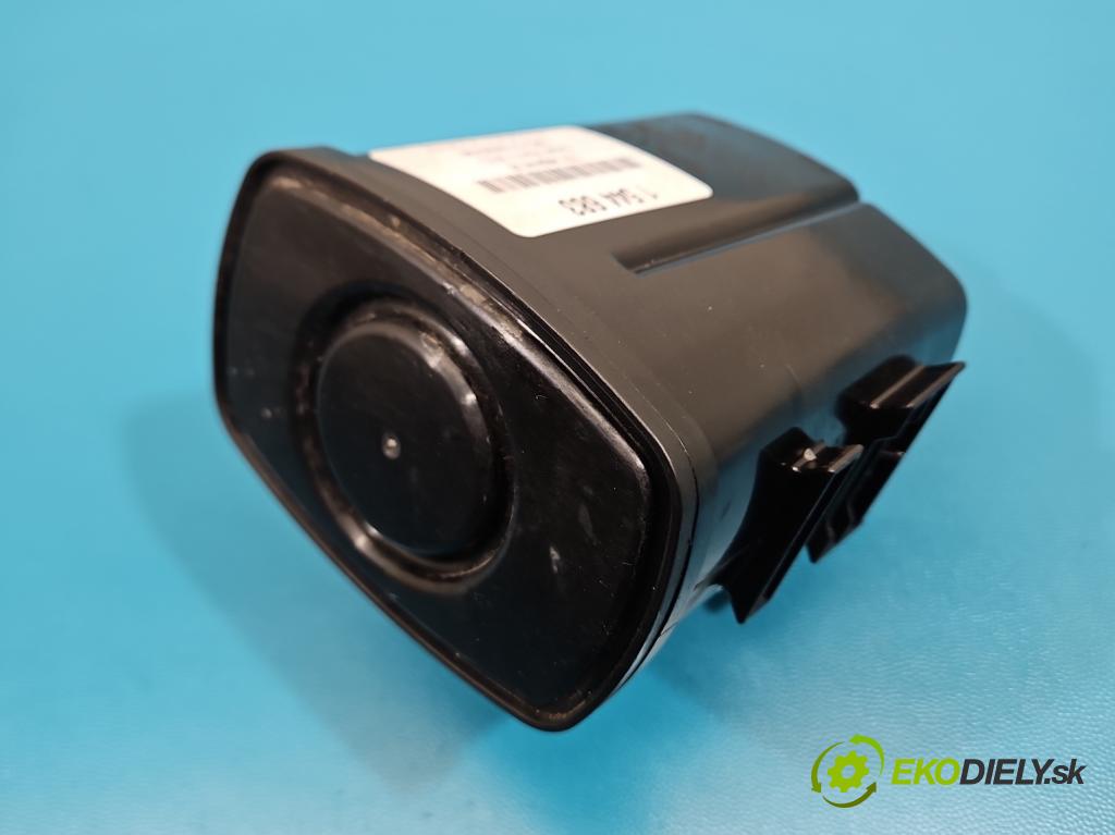 Suzuki Vitara II 2015- 1.6 16V 120 HP manual 88 kW 1586 cm3 5- Filtr: uhlík: 7038460204