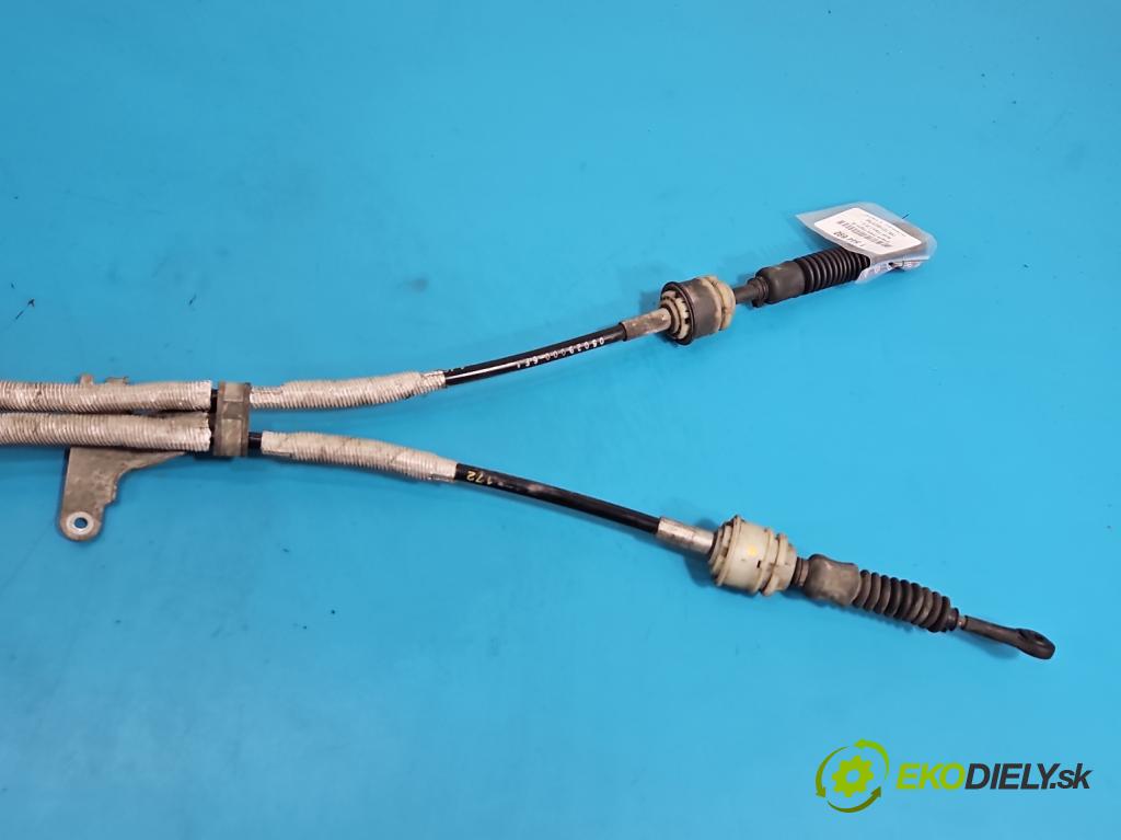 Suzuki Vitara II 2015- 1.6 16V 120 HP manual 88 kW 1586 cm3 5- Páka: Změny: stupeň,rýchlosť  (Rýchlostná páka (kulisa))