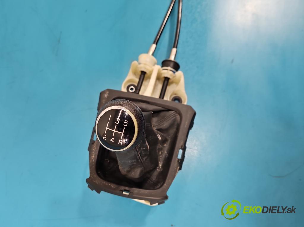 Suzuki Vitara II 2015- 1.6 16V 120 HP manual 88 kW 1586 cm3 5- Páka: Změny: stupeň,rýchlosť  (Rýchlostná páka (kulisa))