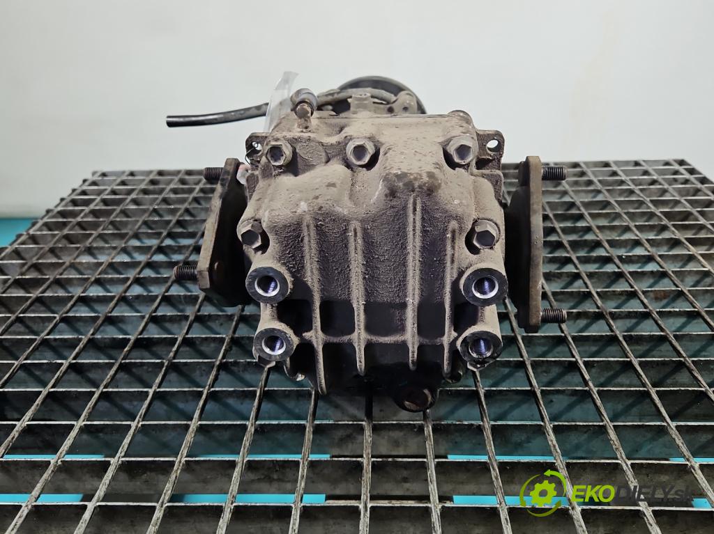 Suzuki Vitara II 2015- 1.6 16V 120 HP manual 88 kW 1586 cm3 5- Most: zadní: