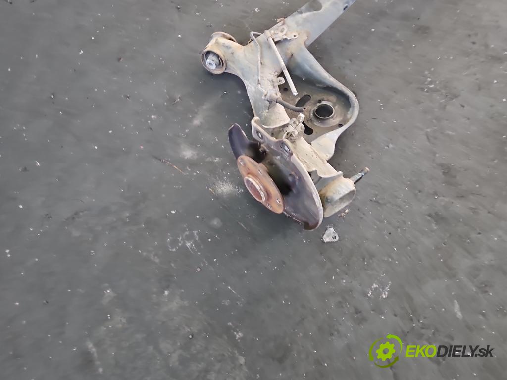 Suzuki Vitara II 2015- 1.6 16V 120 hp manual 88 kW 1586 cm3 5- zadní výztuha  (Zadní výztuha)