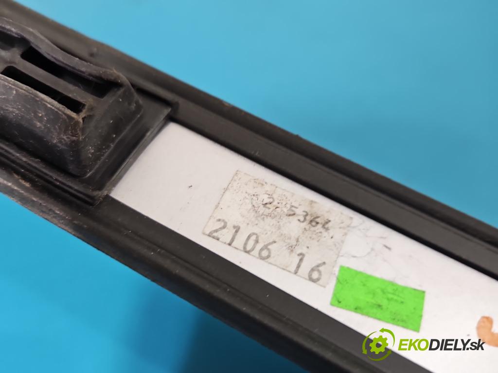 Suzuki Vitara II 2015- 1.6 16V 120 HP manual 88 kW 1586 cm3 5- zábradlí: