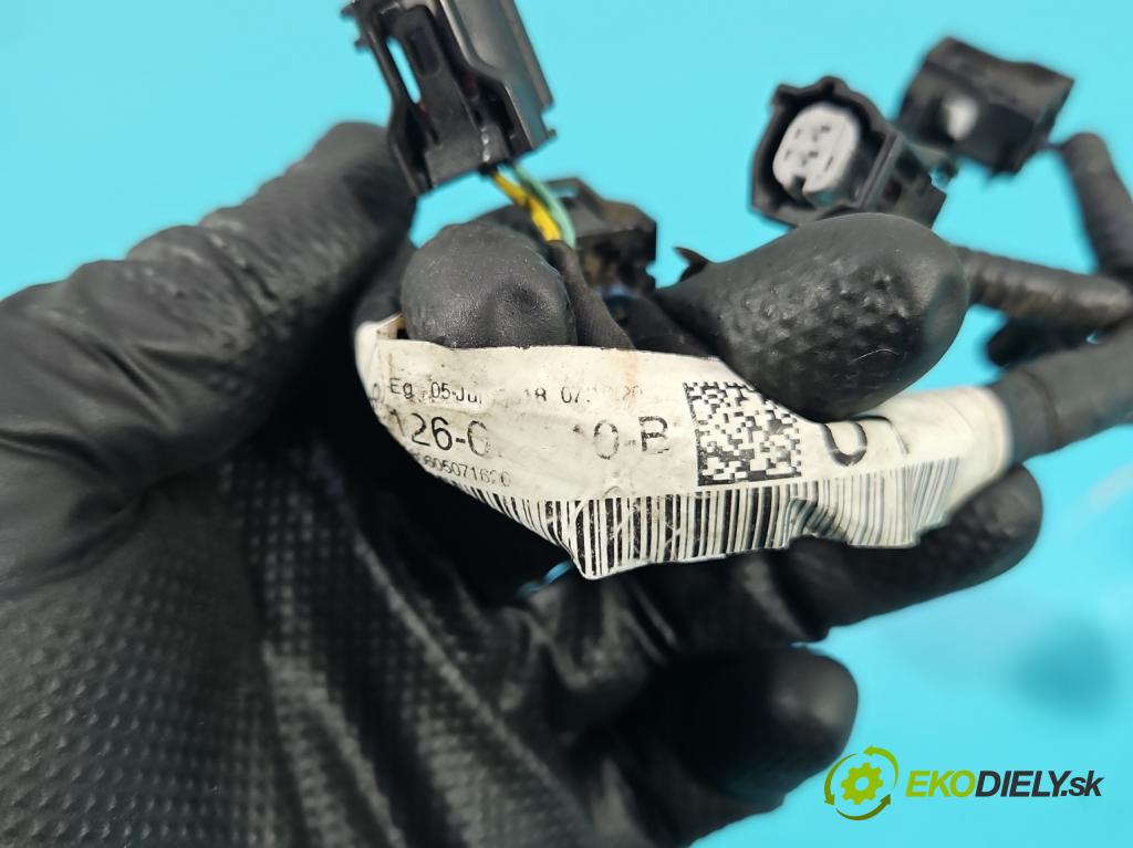 Toyota Aygo II 2014-2022 1.0 vvti 72 hp manual 53 kW 998 cm3 5- Balíček: vstřikovače