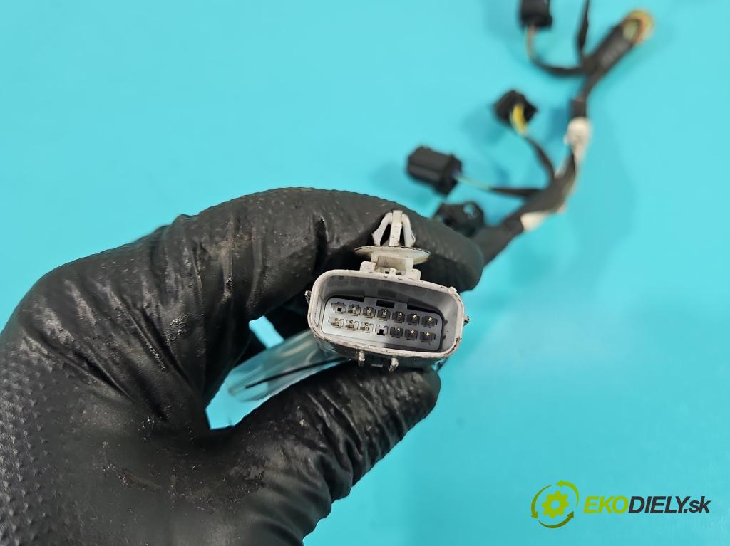 Toyota Aygo II 2014-2022 1.0 vvti 72 hp manual 53 kW 998 cm3 5- Balíček: vstřikovače