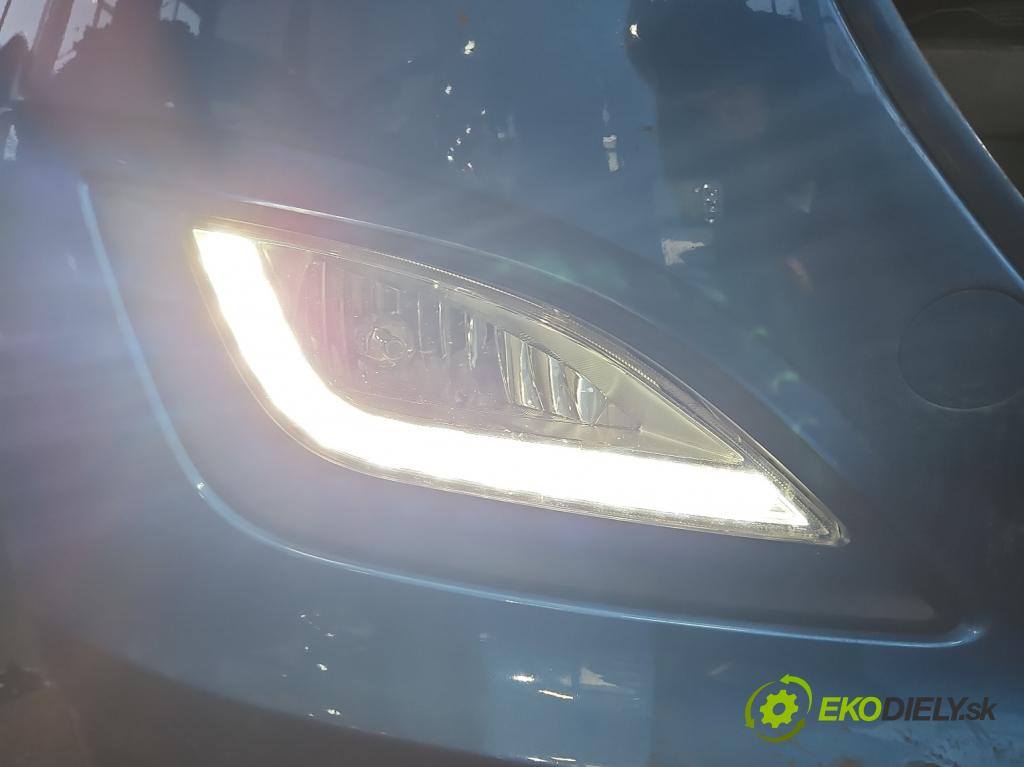 Hyundai I30 II 2012-2016 1.6 crdi 110 HP manual 81 kW 1582 cm3 5- Halogen pravý  (Kľučka dverí ostatné)