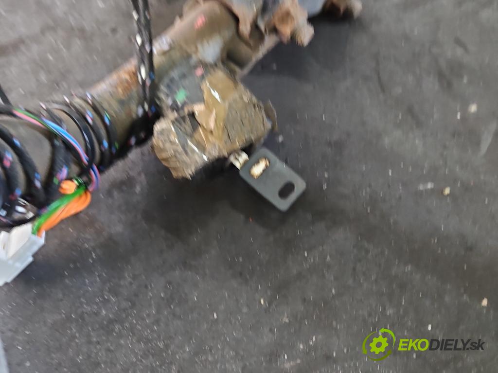 Toyota Aygo II 2014-2022 1.0 vvti 72 hp manual 53 kW 998 cm3 5- oko tažné  (Tažné zařízení)